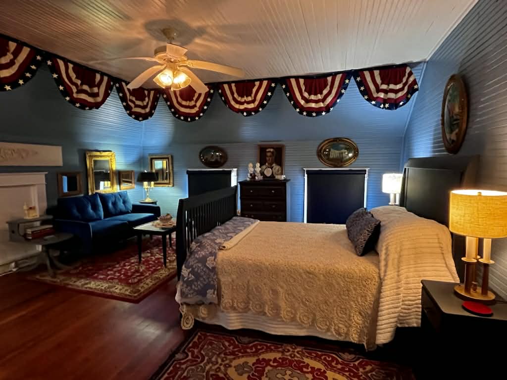 Sandi's House on Lindenlure